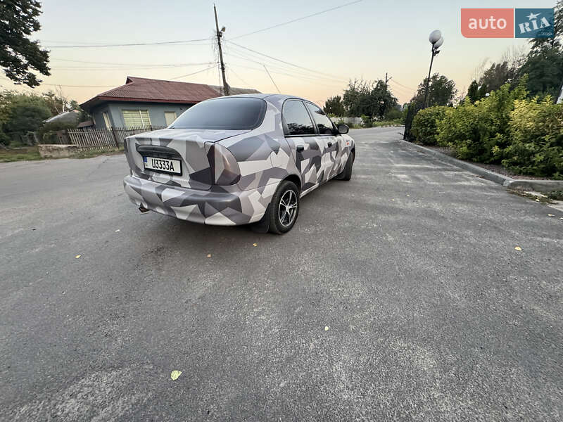 Седан Daewoo Lanos 2011 в Дніпрі