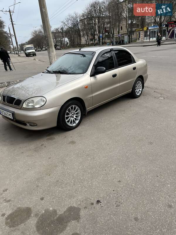 Седан Daewoo Lanos 2004 в Харькове