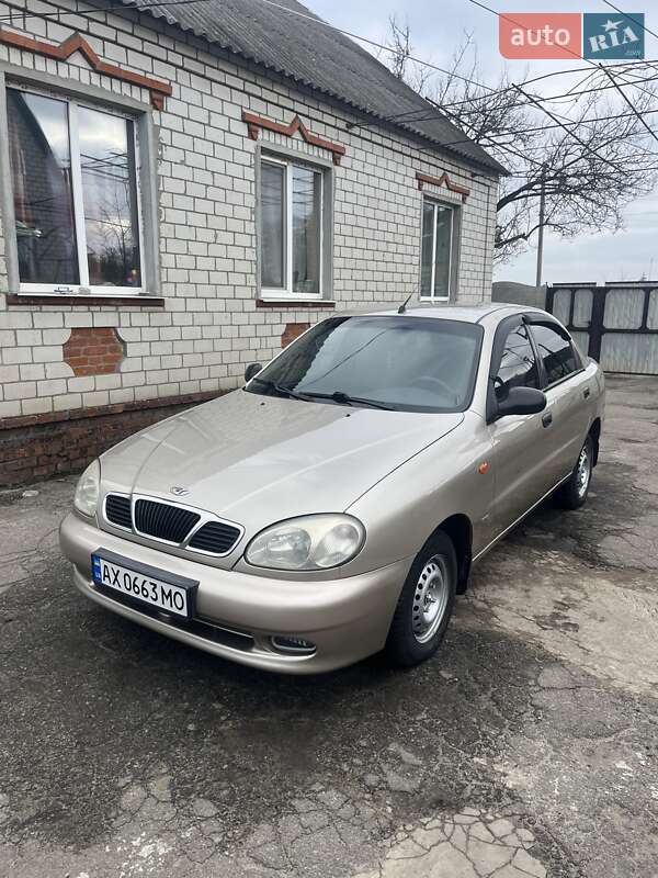 Седан Daewoo Lanos 2004 в Харькове
