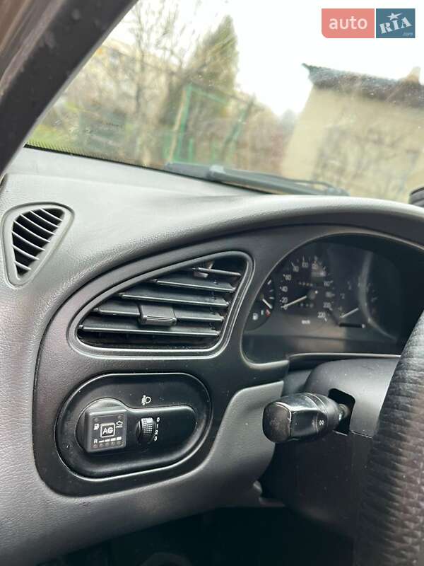 Седан Daewoo Lanos 2007 в Окнах