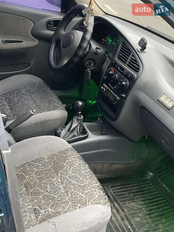 Седан Daewoo Lanos 2006 в Умани