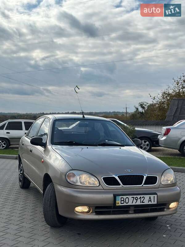 Седан Daewoo Lanos 2008 в Шумске