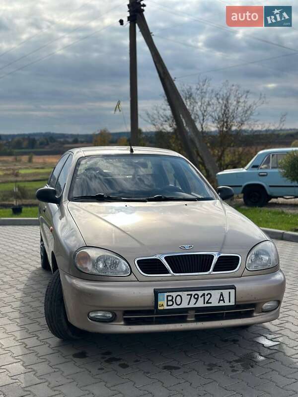 Седан Daewoo Lanos 2008 в Шумске