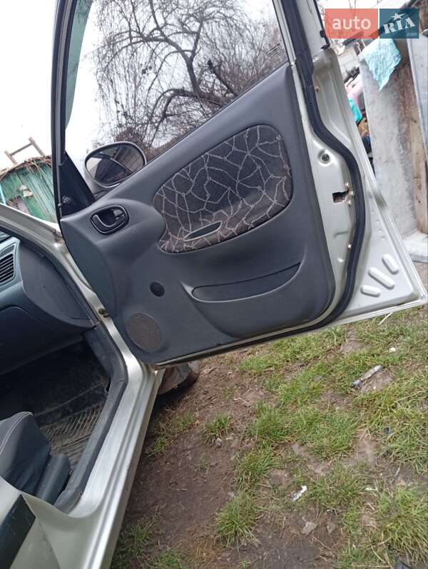 Седан Daewoo Lanos 2004 в Богодухове