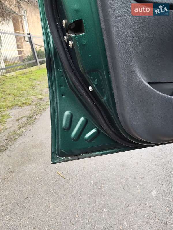 Седан Daewoo Lanos 1998 в Львове