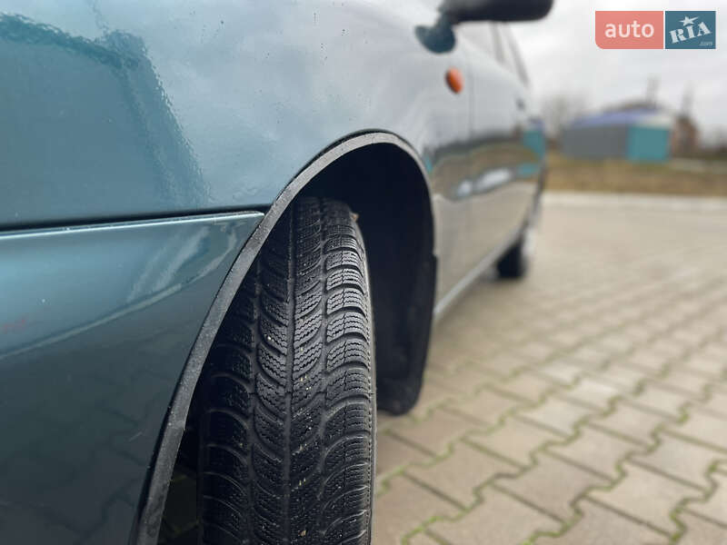 Седан Daewoo Lanos 2003 в Калиновке