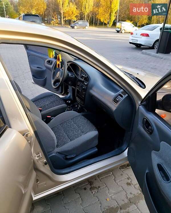 Седан Daewoo Lanos 2008 в Киеве