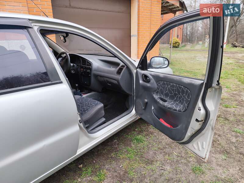 Седан Daewoo Lanos 2003 в Києві