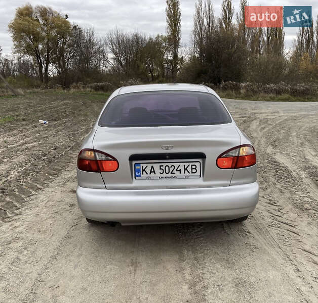 Седан Daewoo Lanos 2002 в Малине