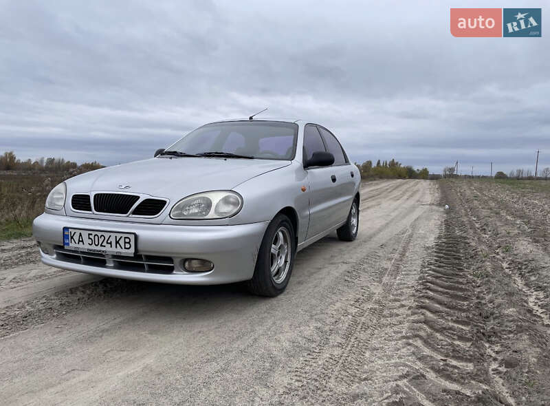 Седан Daewoo Lanos 2002 в Малине