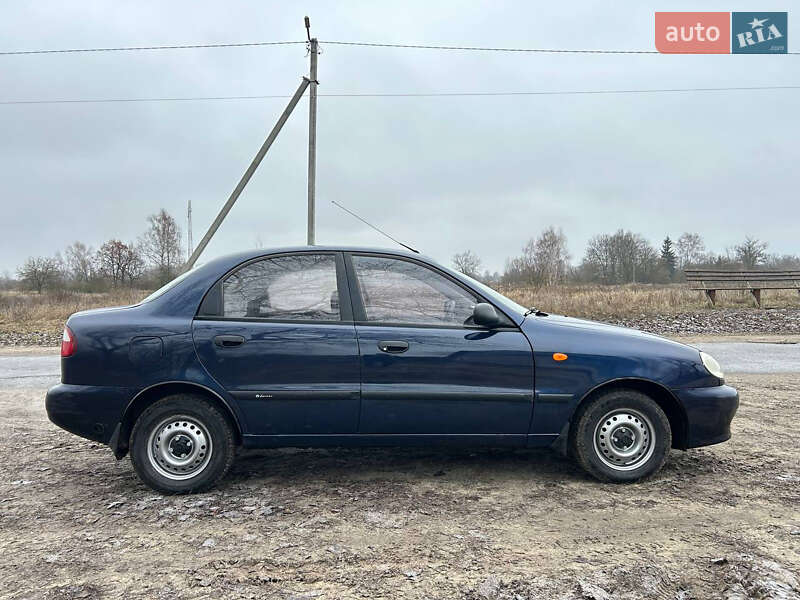Седан Daewoo Lanos 2005 в Мене