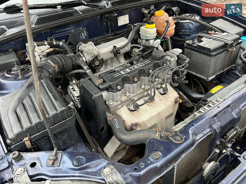 Седан Daewoo Lanos 2005 в Мене