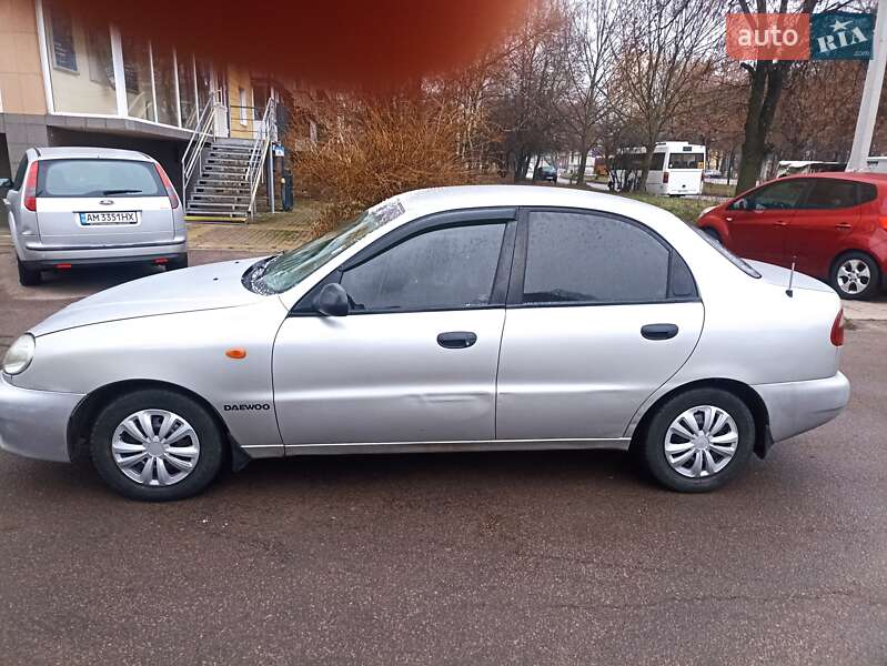 Седан Daewoo Lanos 2002 в Житомире