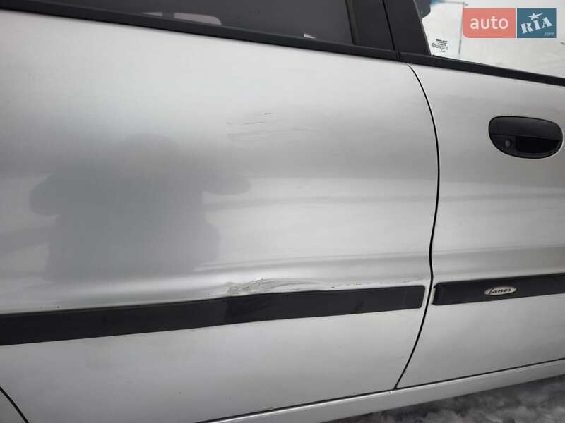 Седан Daewoo Lanos 2004 в Харькове