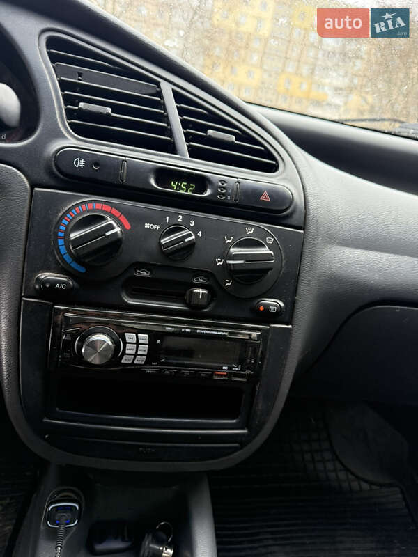 Седан Daewoo Lanos 2003 в Днепре