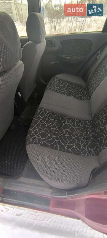 Седан Daewoo Lanos 2004 в Кременчуці