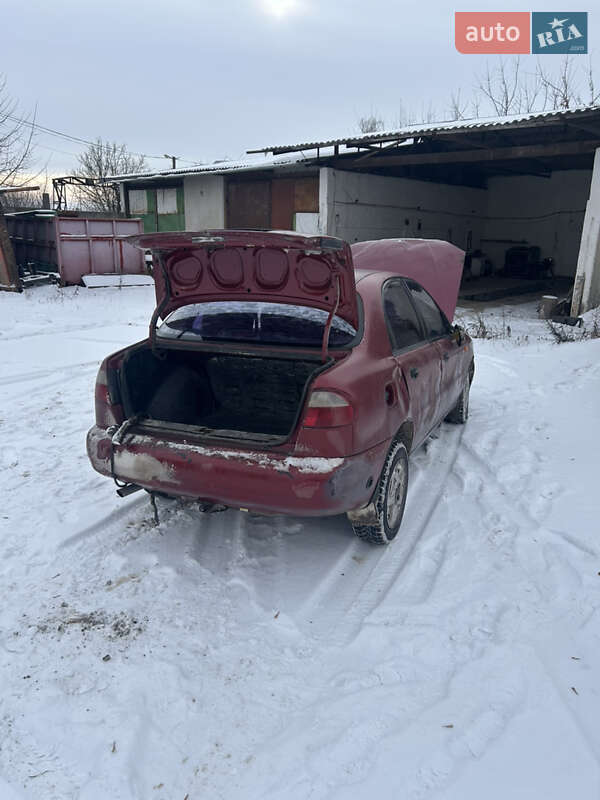 Седан Daewoo Lanos 2004 в Лановцах