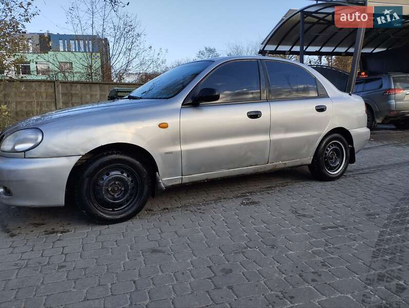 Седан Daewoo Lanos 1998 в Львове