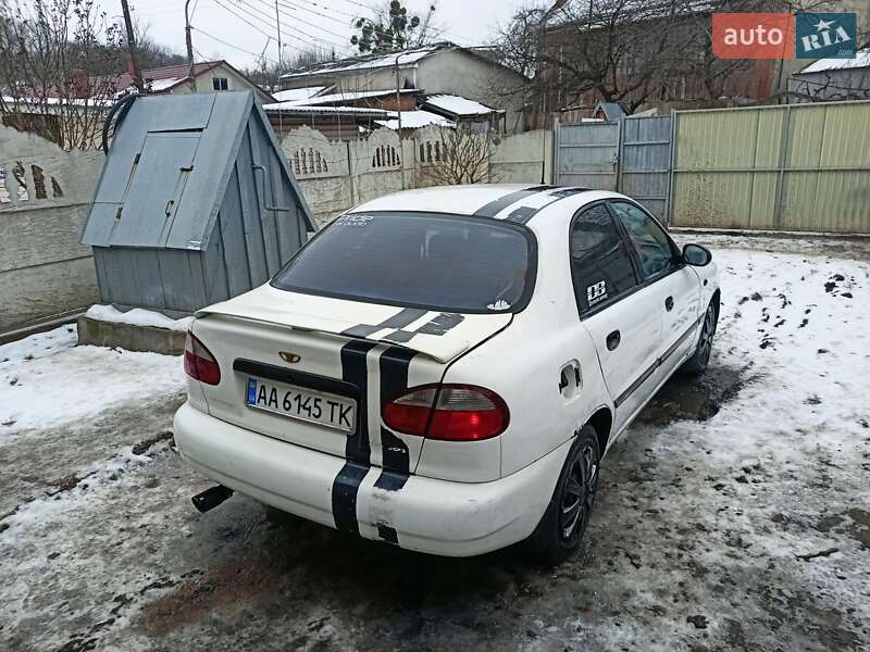 Седан Daewoo Lanos 2003 в Чернівцях