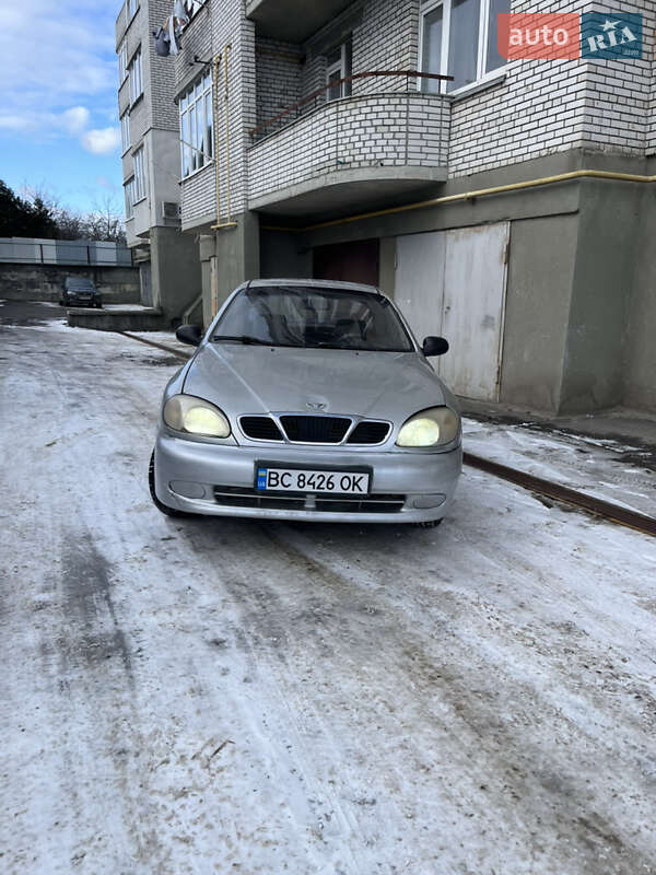 Седан Daewoo Lanos 2002 в Львове