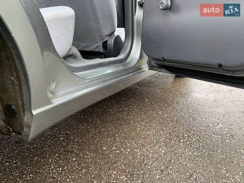 Седан Daewoo Lanos 2002 в Кривом Роге