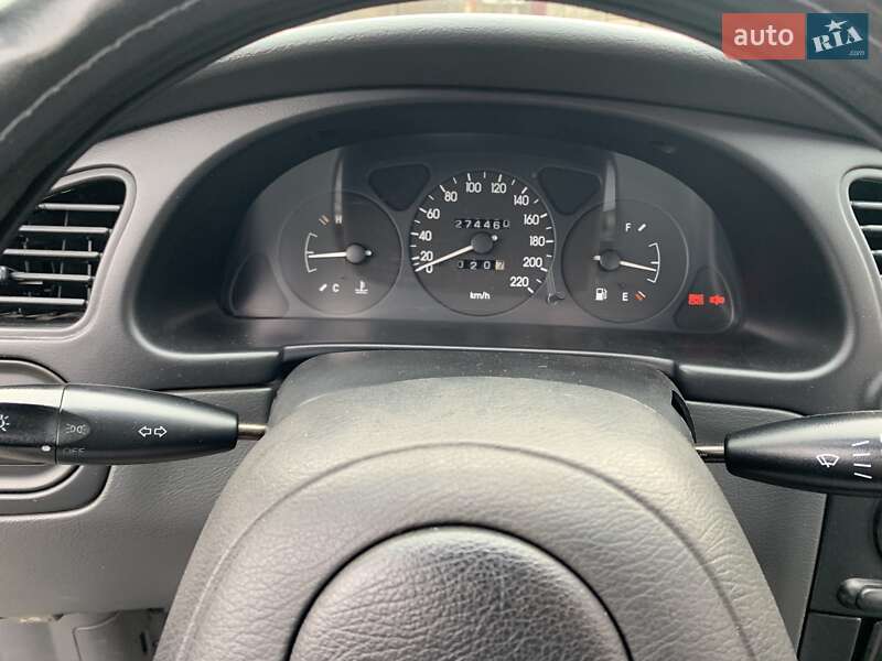 Седан Daewoo Lanos 2002 в Кривом Роге