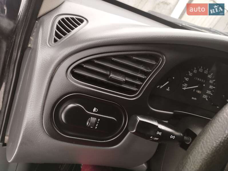 Седан Daewoo Lanos 2009 в Монастыриске