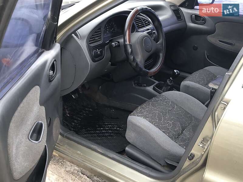 Седан Daewoo Lanos 2004 в Львове