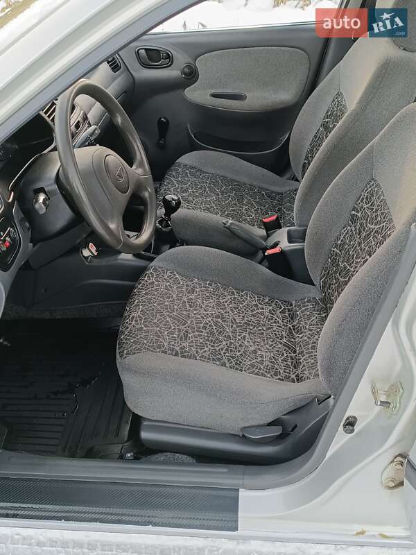 Седан Daewoo Lanos 2006 в Ромнах