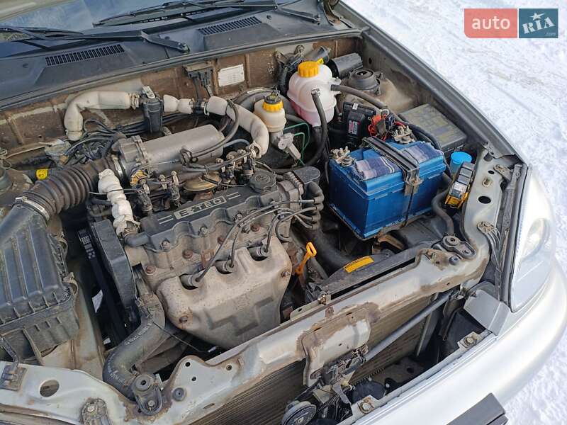 Седан Daewoo Lanos 2006 в Ромнах