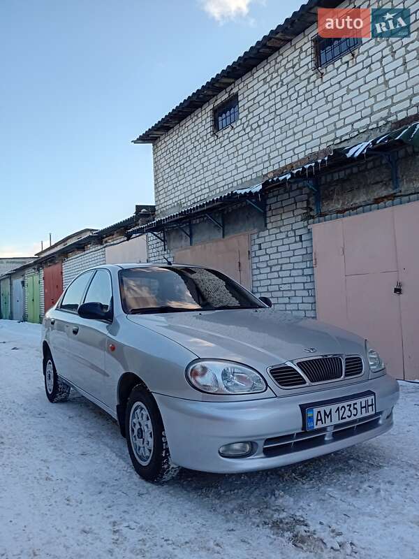 Седан Daewoo Lanos 2004 в Житомирі