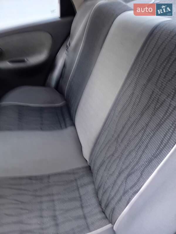 Седан Daewoo Lanos 2004 в Житомирі