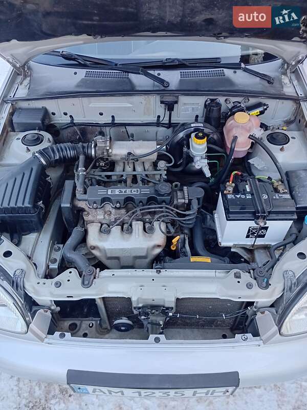 Седан Daewoo Lanos 2004 в Житомирі