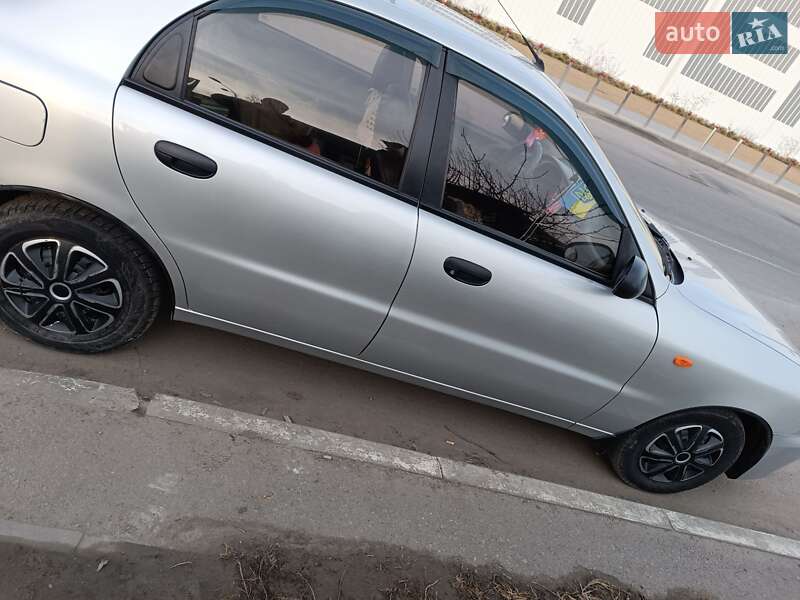 2005 Daewoo Lanos, VIN Y6DTF69YD5W255865:plate — фото 1 (autoria)