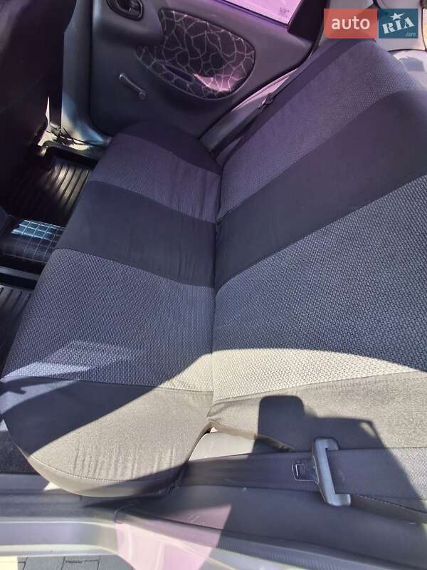 Седан Daewoo Lanos 2004 в Виннице