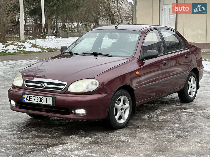 Седан Daewoo Lanos 2010 в Ивано-Франковске