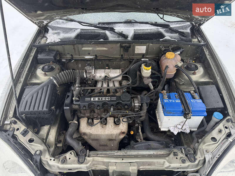 Седан Daewoo Lanos 2003 в Шостці