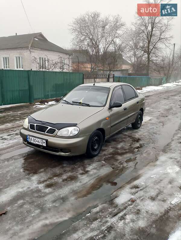 2005 Daewoo Lanos, VIN Y6DTF69YD5W250412:plate — фото 1 (autoria)