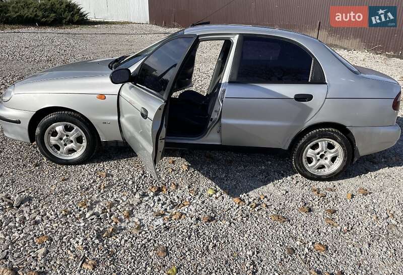 Седан Daewoo Lanos 2003 в Лебедине
