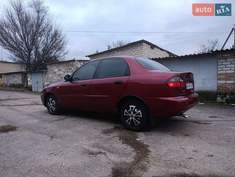 Седан Daewoo Lanos 2007 в Новониколаевке