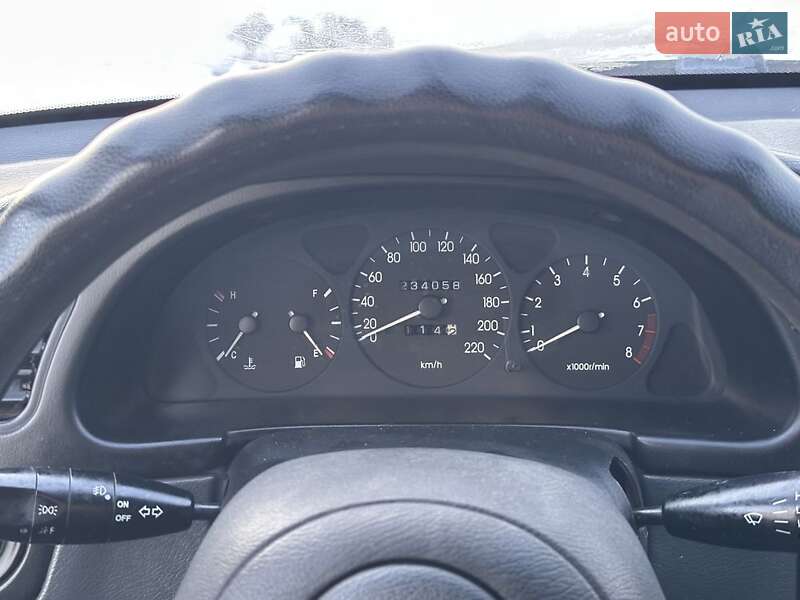 Седан Daewoo Lanos 2004 в Синельниково