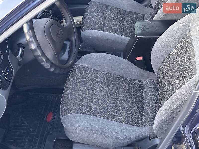 Седан Daewoo Lanos 2004 в Синельниково