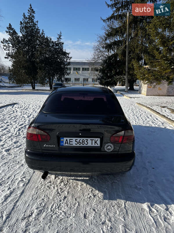 Седан Daewoo Lanos 2009 в Вольногорске