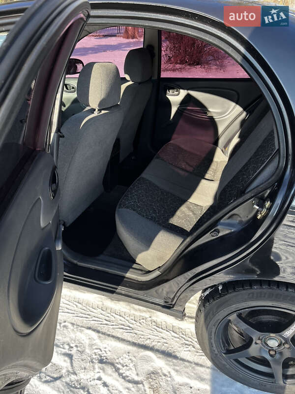 Седан Daewoo Lanos 2009 в Вольногорске