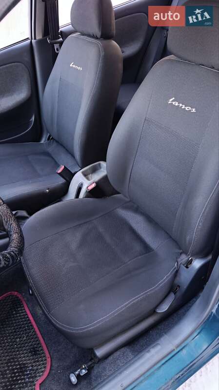 Седан Daewoo Lanos 2004 в Сновську