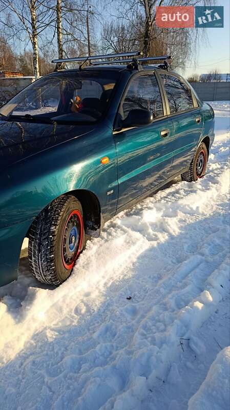Седан Daewoo Lanos 2004 в Сновську