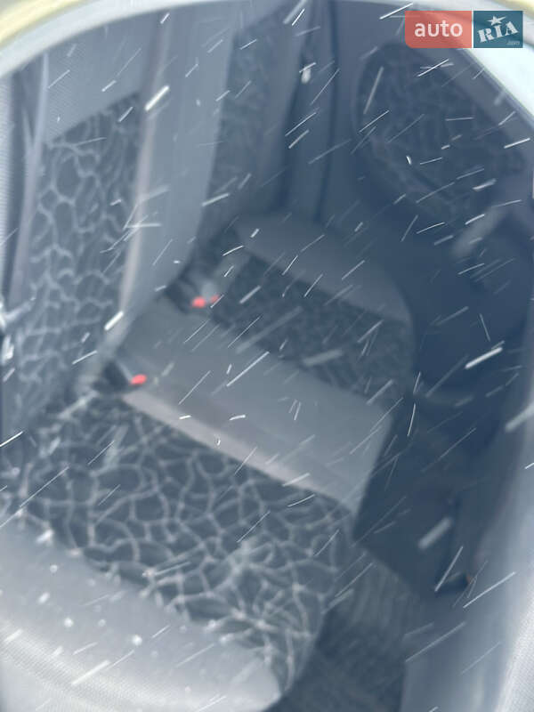 Седан Daewoo Lanos 2004 в Житомире