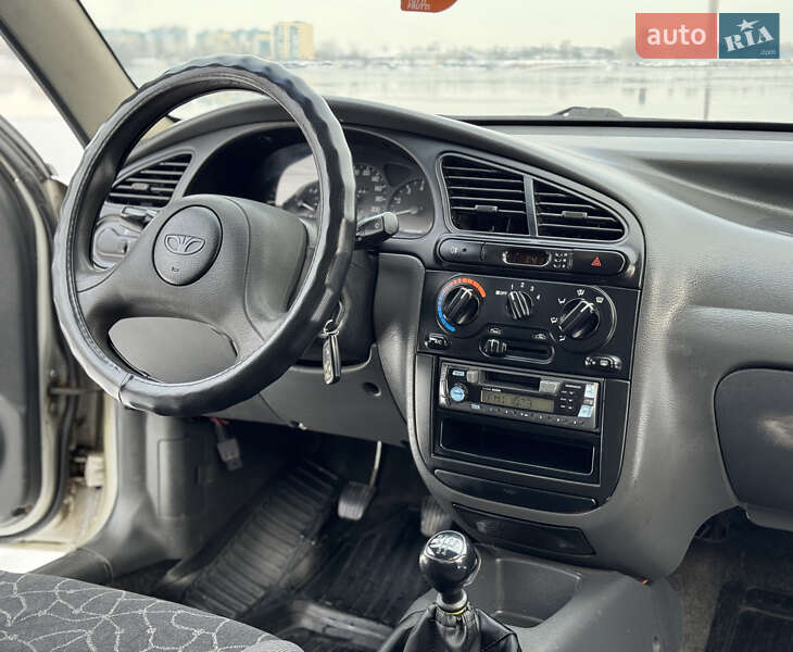 Седан Daewoo Lanos 2004 в Днепре