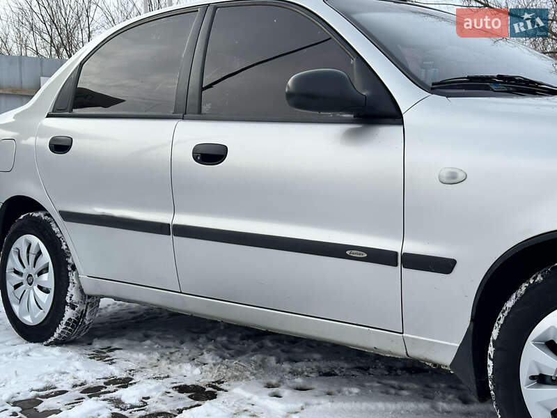 Седан Daewoo Lanos 2004 в Кривом Роге