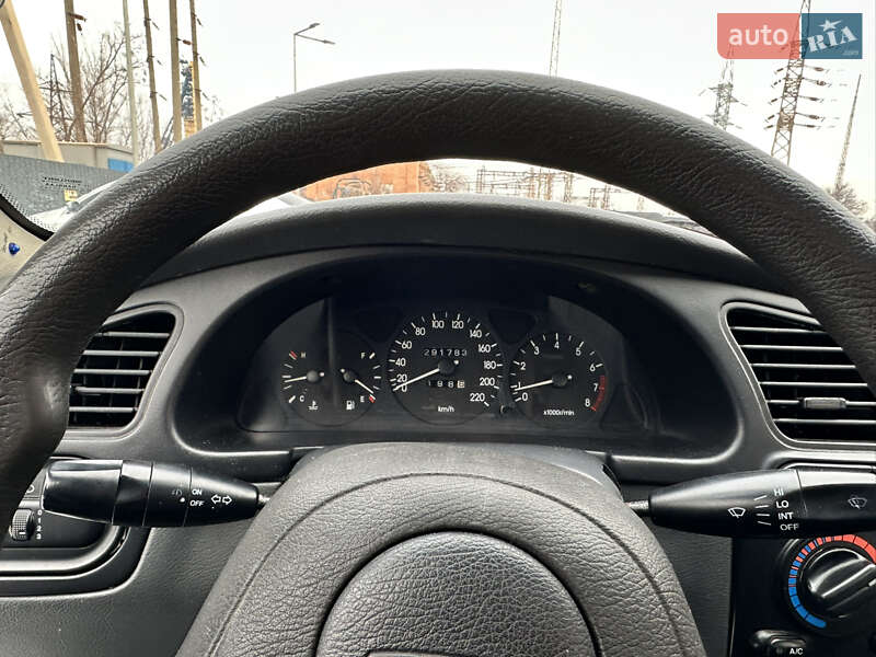 Седан Daewoo Lanos 2004 в Кривом Роге